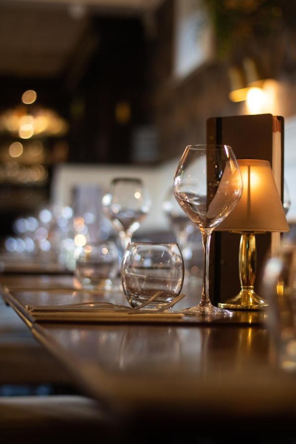 The Wheatsheaf Pub, Kitchen & 3*